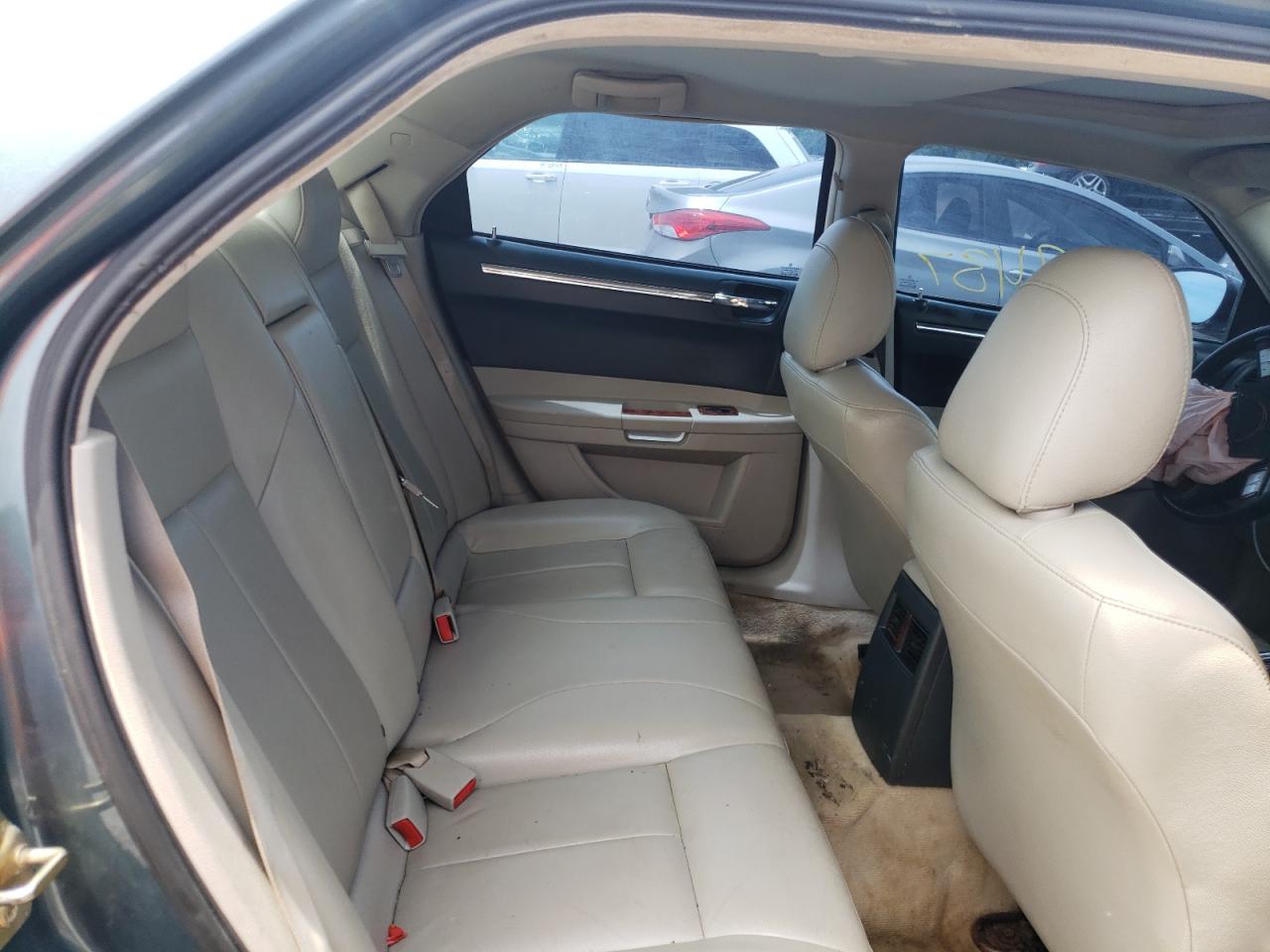 Photo 6 from auction – 2005 CHRYSLER 300 TOURIN with VIN 2C3AK53G35H611491