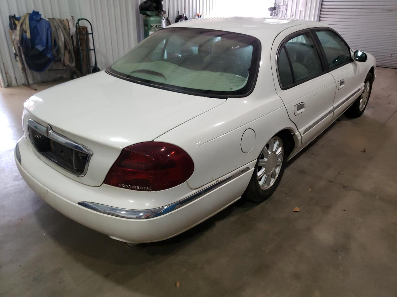 Photo 4 from auction – 2001 LINCOLN CONTINENTA with VIN 1LNHM97V81Y656930