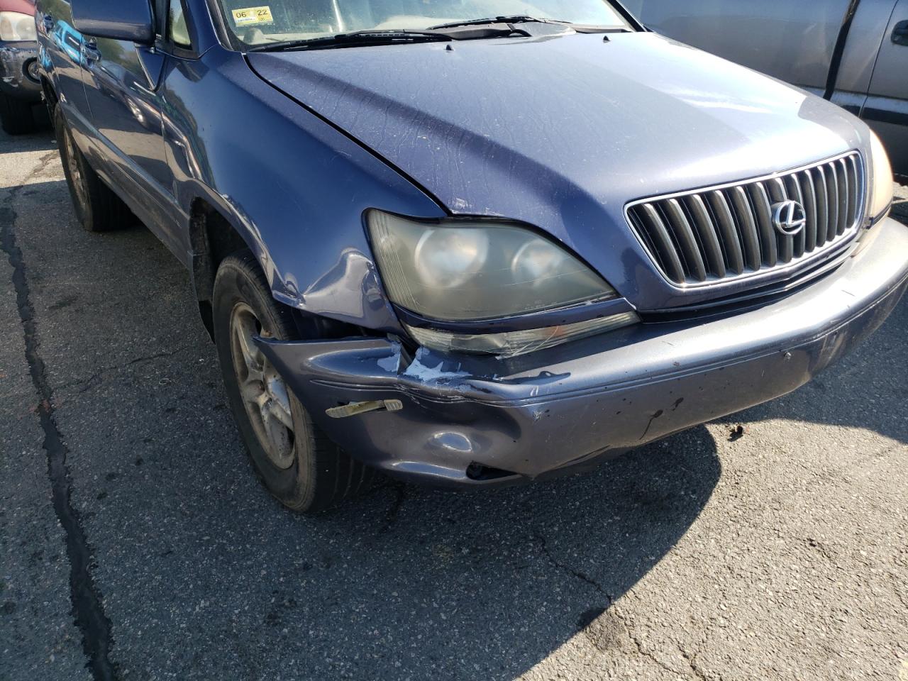 Photo 9 from auction – 2000 LEXUS RX 300 with VIN JT6HF10U0Y0107188