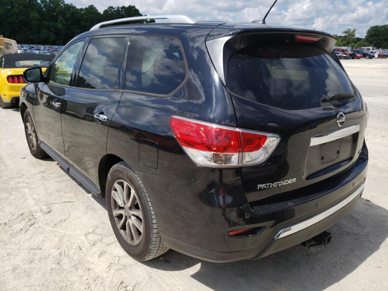 Photo 3 from auction – 2015 NISSAN PATHFINDER with VIN 5N1AR2MN6FC617708