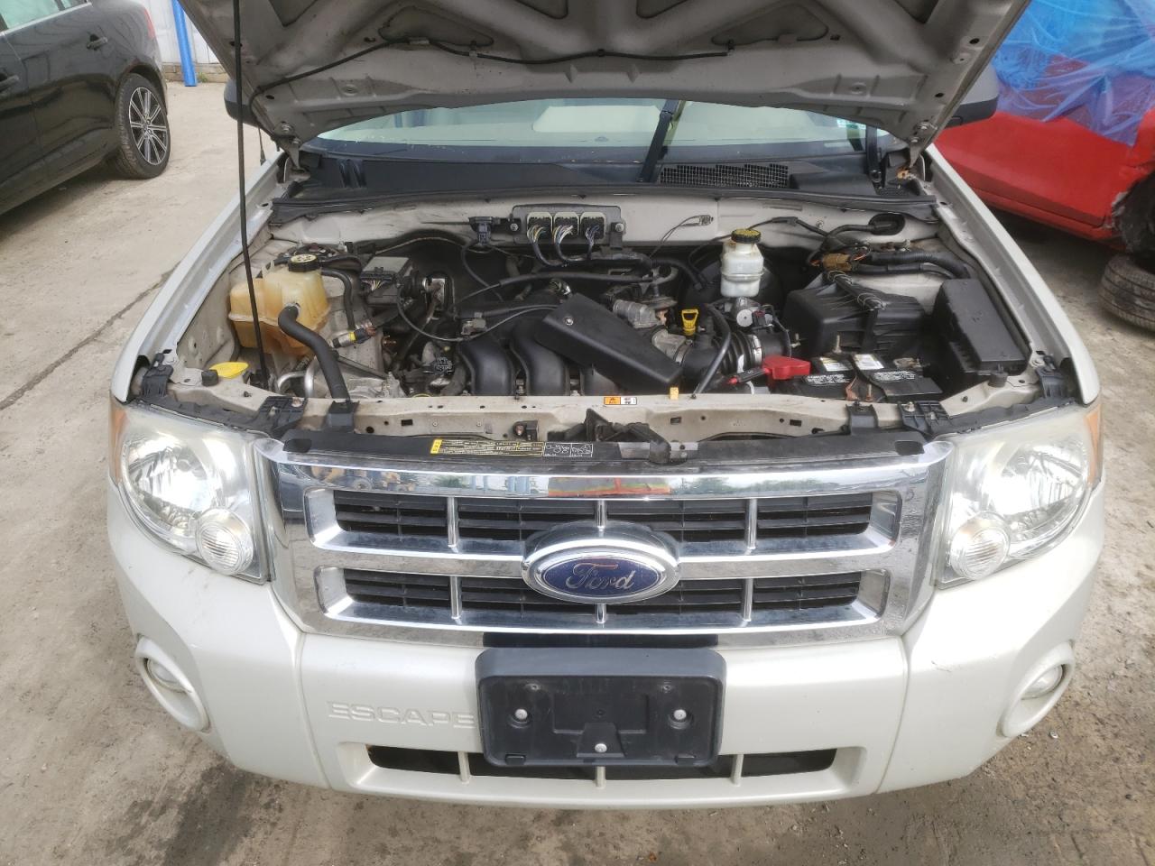 Photo 7 from auction – 2008 FORD ESCAPE XLT with VIN 1FMCU93128KB28181