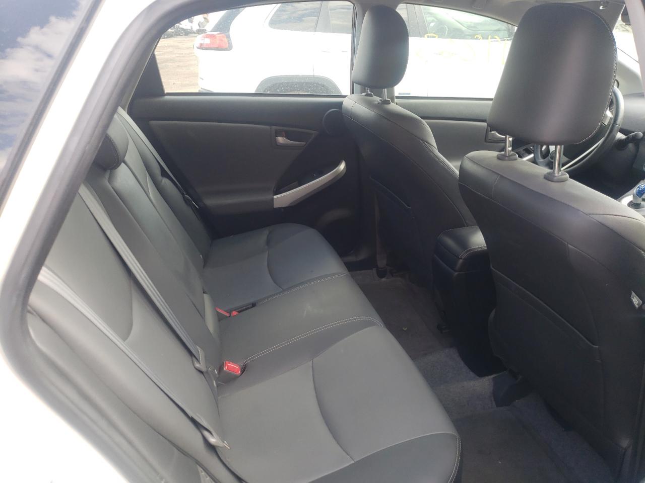 Photo 6 from auction – 2015 TOYOTA PRIUS with VIN JTDKN3DU9F0465667