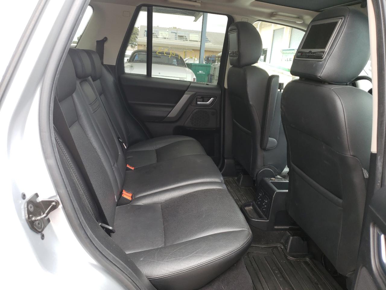 Photo 6 from auction – 2008 LAND ROVER LR2 SE TEC with VIN SALFS24N18H018907