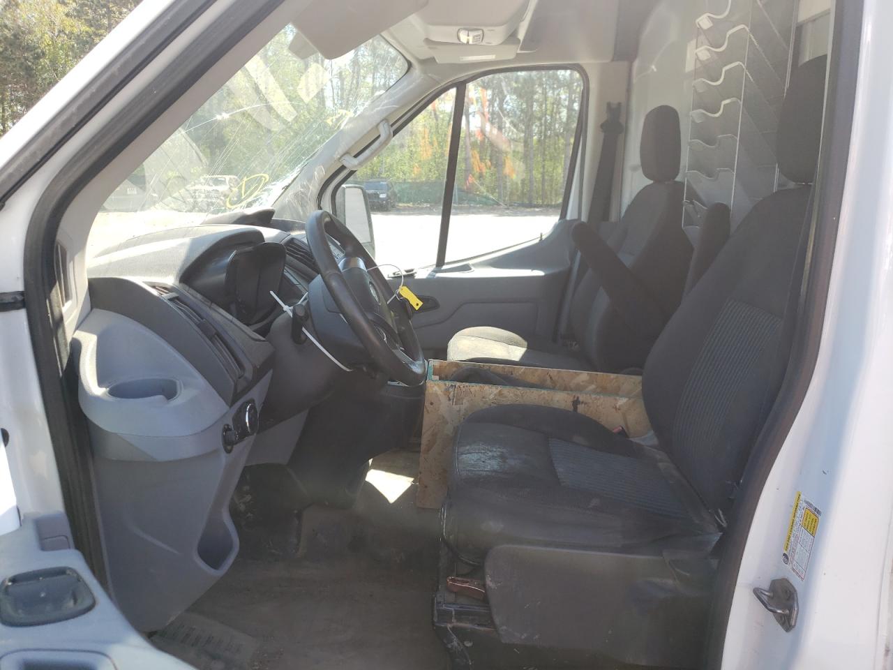Photo 5 from auction – 2017 FORD TRANSIT T- with VIN 1FTYR2XM3HKA55524