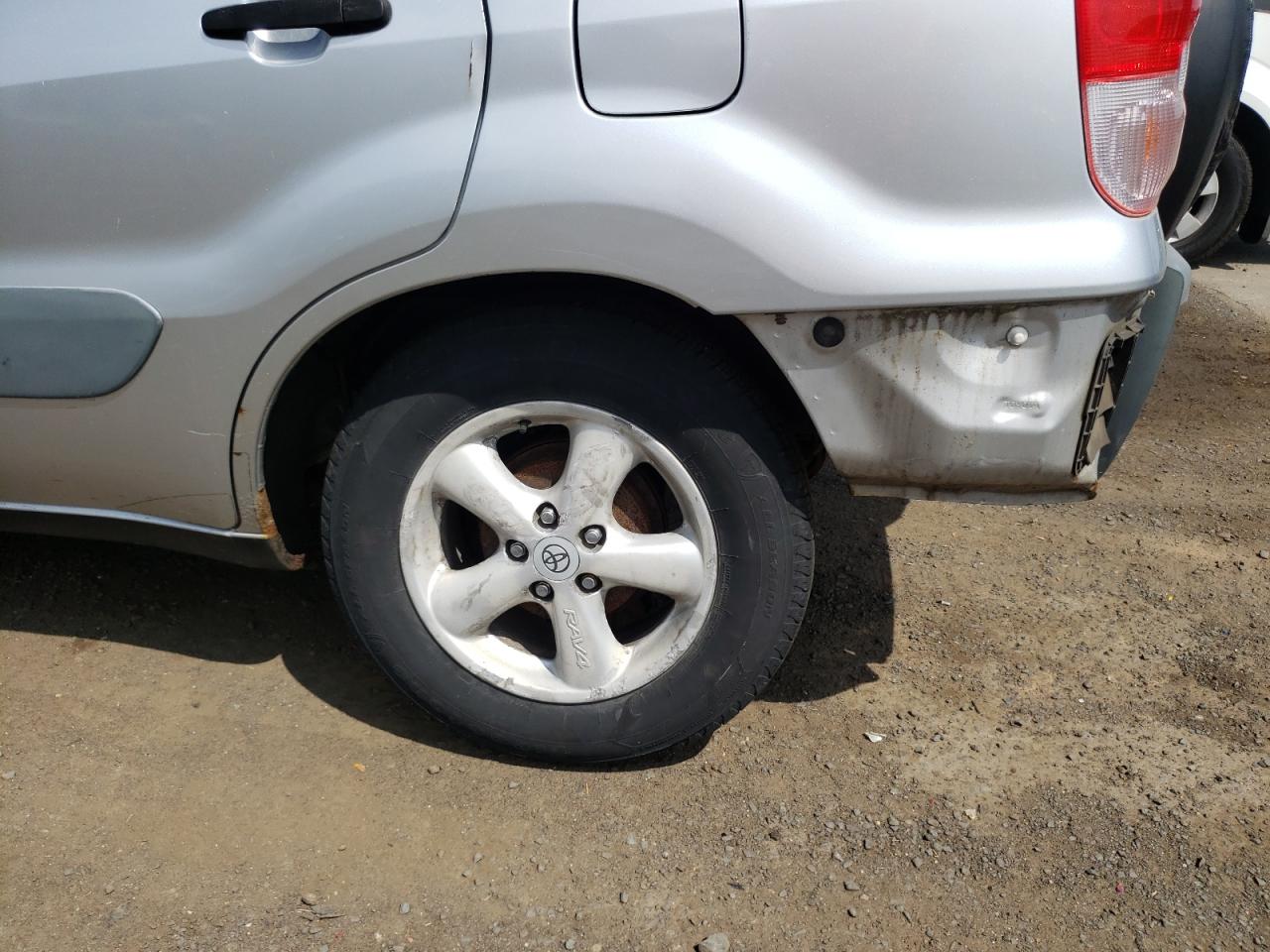 Photo 9 from auction – 2001 TOYOTA RAV4 with VIN JTEHH20VX16012671