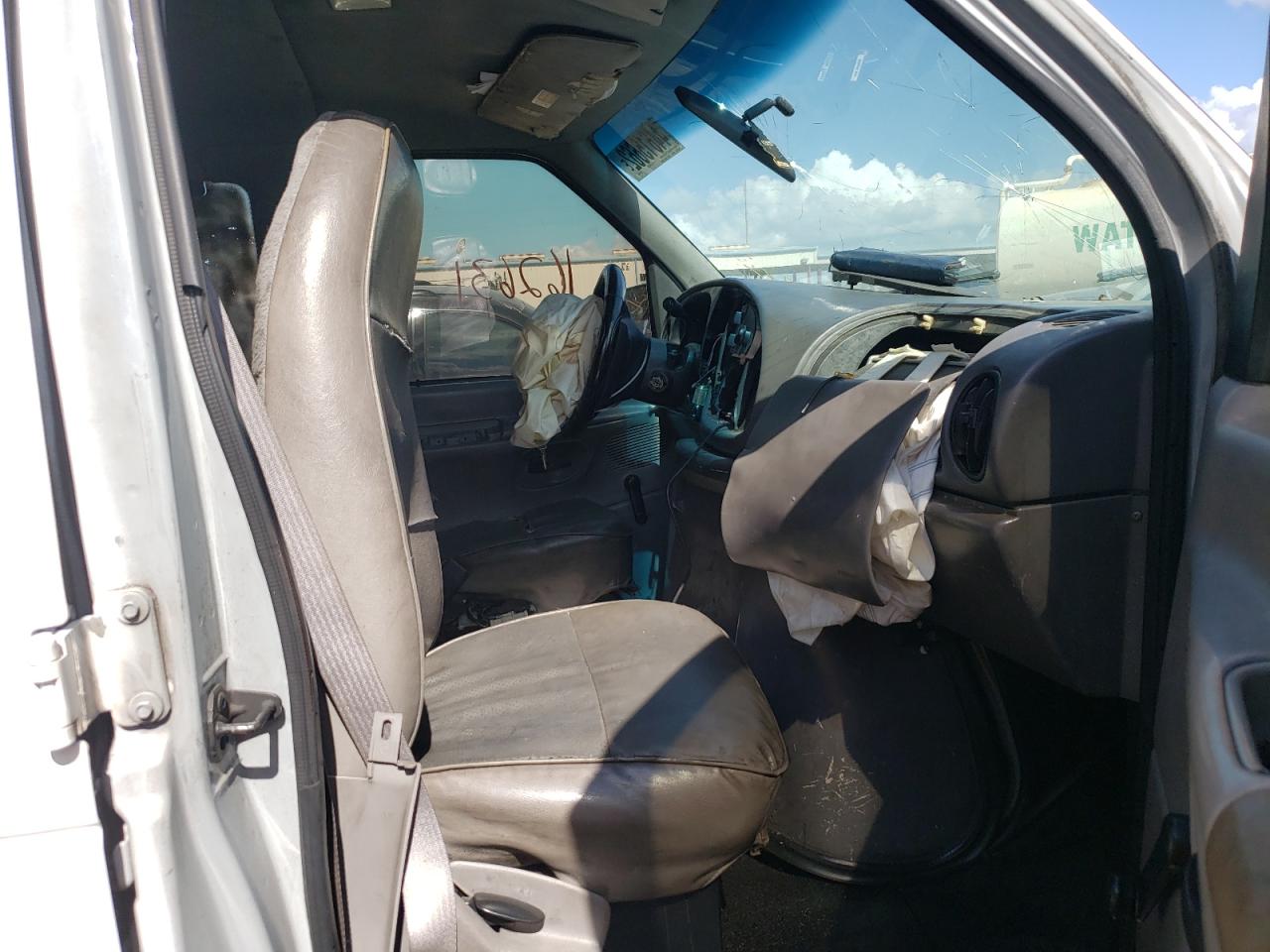 Photo 5 from auction – 1998 FORD ECONOLINE with VIN 1FBNE31L3WHA35230