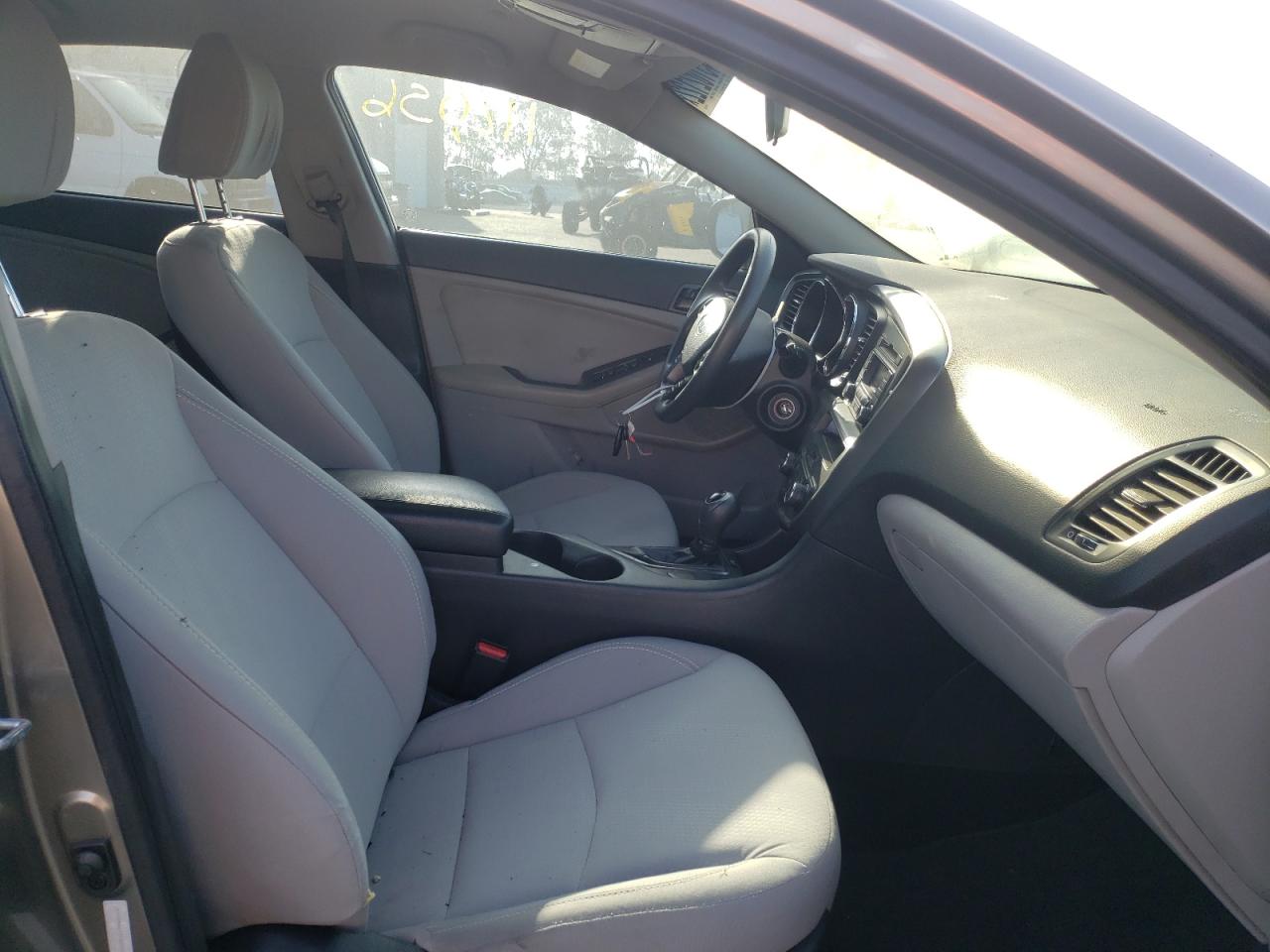 Photo 5 from auction – 2012 KIA OPTIMA LX with VIN 5XXGM4A72CG053503