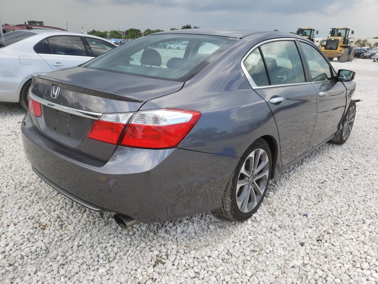 Photo 4 from auction – 2014 HONDA ACCORD SPO with VIN 1HGCR2F57EA293271