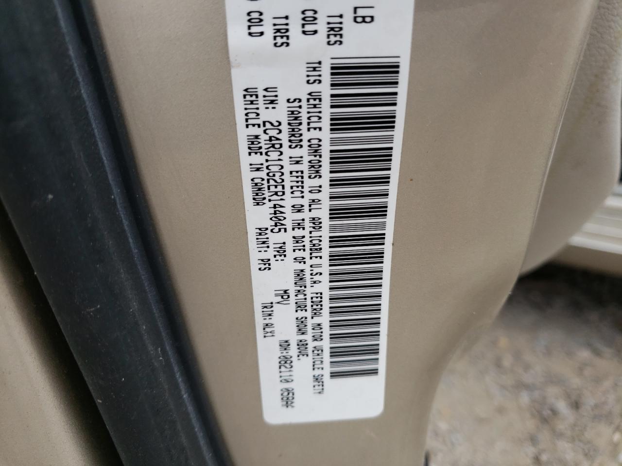 Photo 10 from auction – 2014 CHRYSLER TOWN & COU with VIN 2C4RC1CG2ER144045