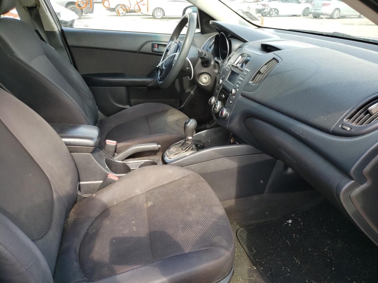Photo 5 from auction – 2011 KIA FORTE EX with VIN KNAFU4A25B5454284