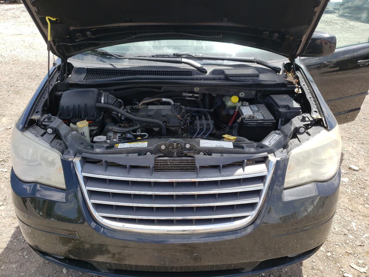 Photo 7 from auction – 2008 CHRYSLER TOWN & COU with VIN 2A8HR54P58R757595