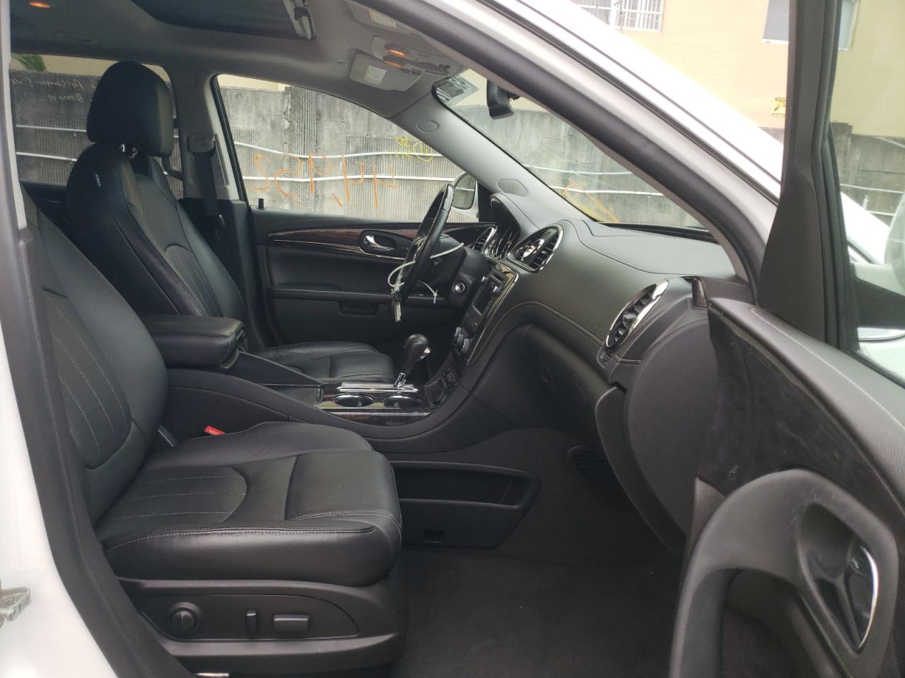 Photo 5 from auction – 2017 BUICK ENCLAVE with VIN 5GAKRCKD3HJ277507