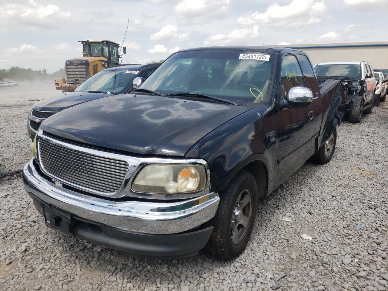 Photo 2 from auction – 2000 FORD F150 with VIN 1FTRX17W2YNC00878