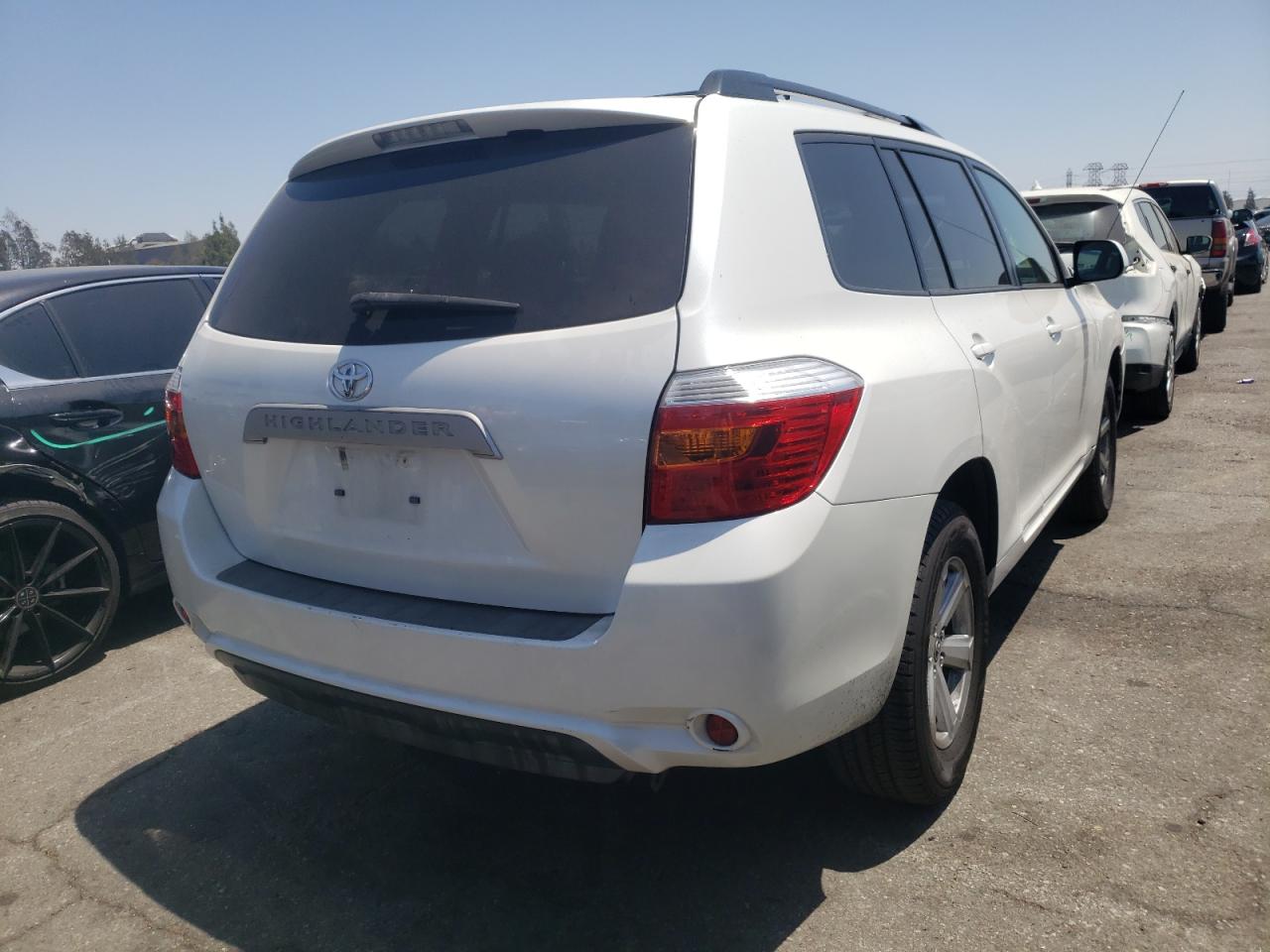 Photo 4 from auction – 2010 TOYOTA HIGHLANDER with VIN 5TDZK3EH5AS003489