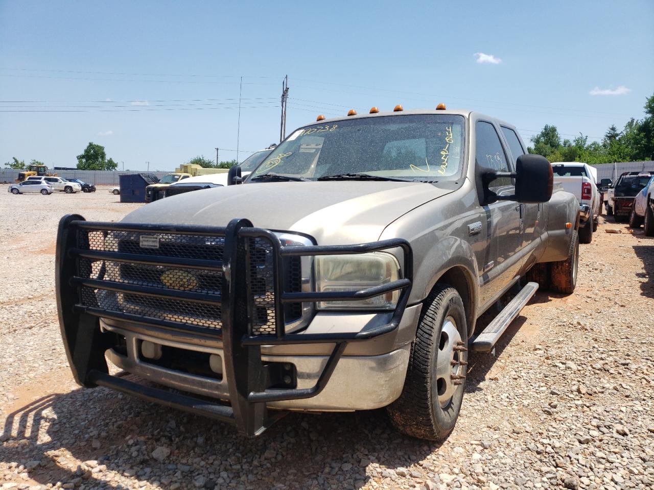 Photo 2 from auction – 2005 FORD F350 SUPER with VIN 1FTWW32P75EA70738
