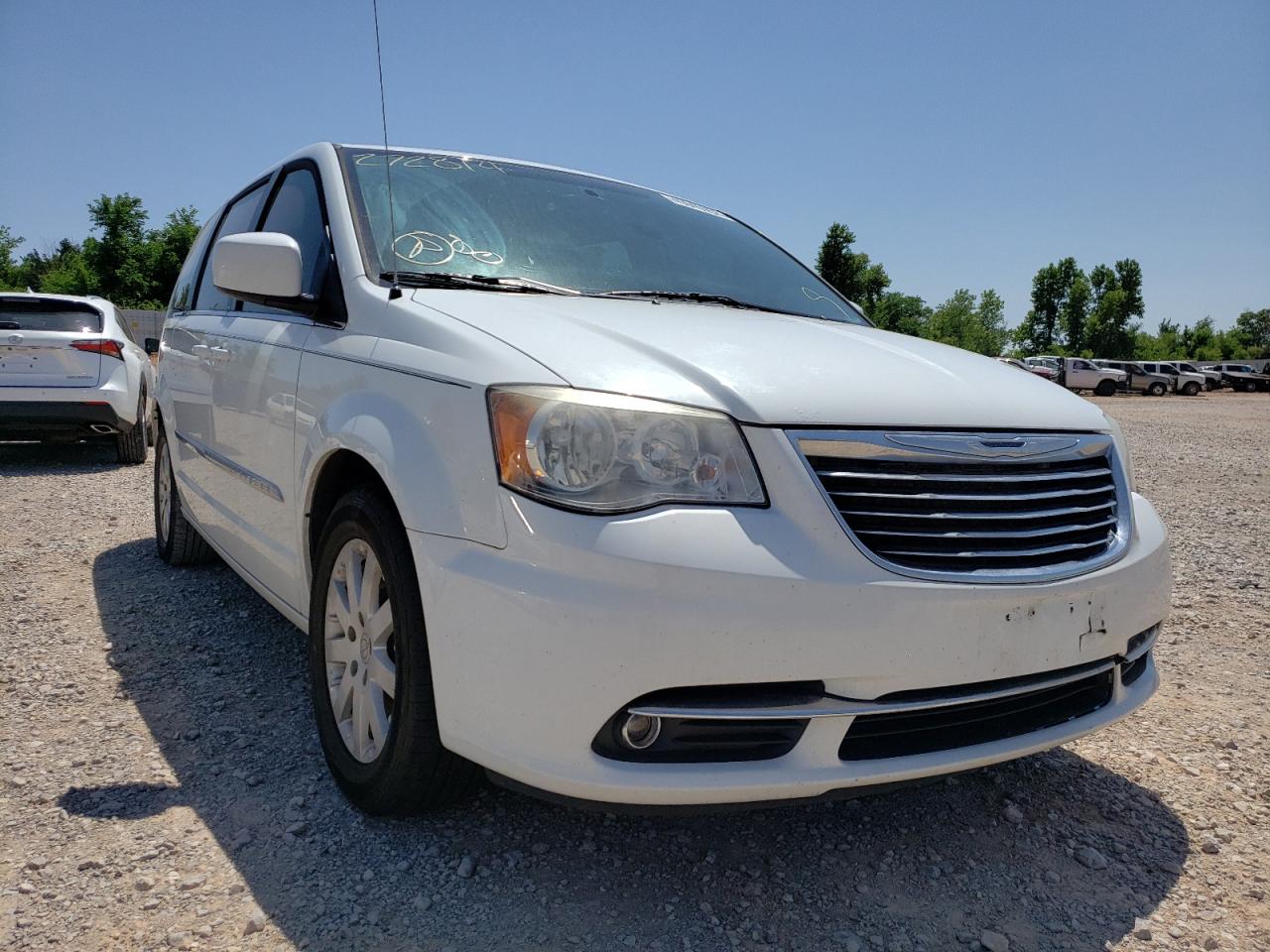 CHRYSLER TOWN & COU 2014 with VIN 2C4RC1BG3ER272814 - Photo from auction