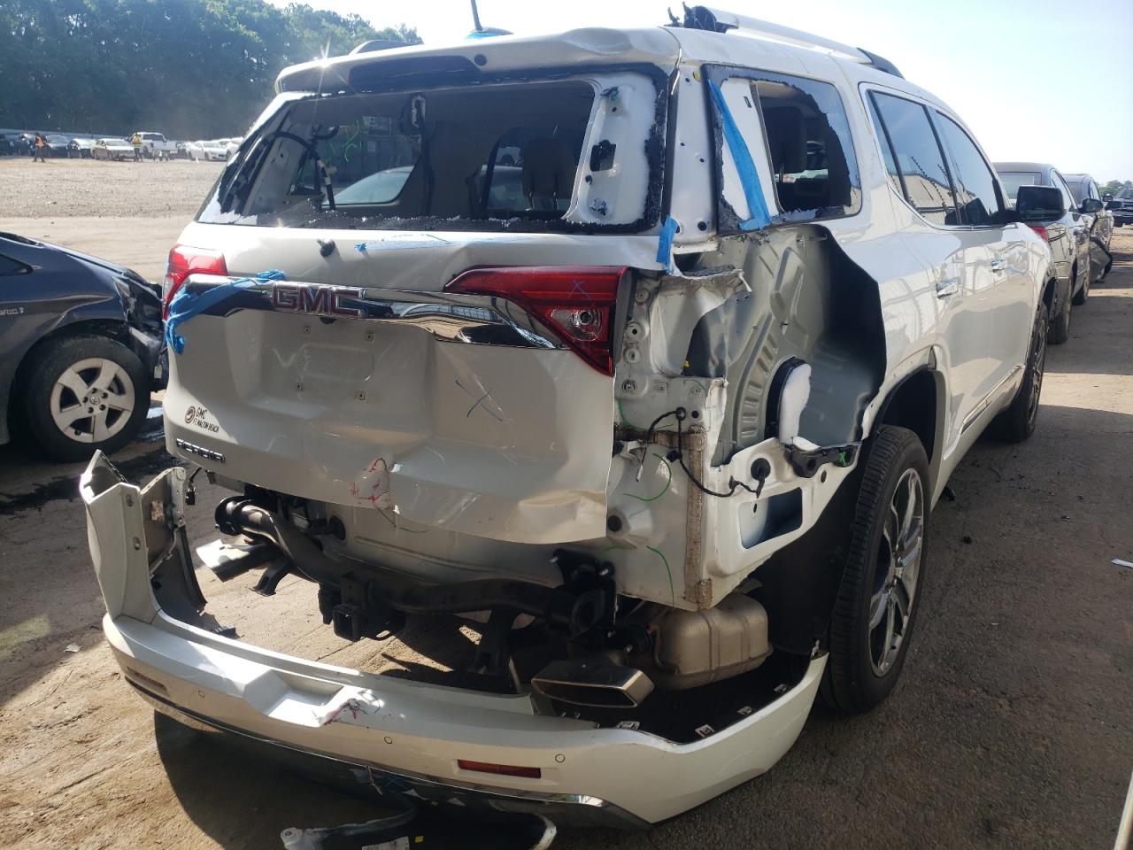 Photo 4 from auction – 2017 GMC ACADIA DEN with VIN 1GKKNPLS2HZ200146