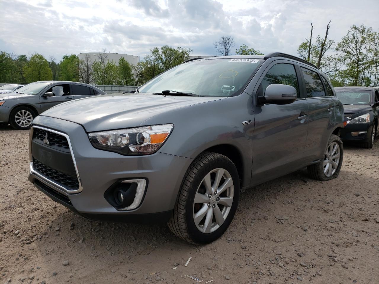 Photo 2 from auction – 2015 MITSUBISHI OUTLANDER with VIN 4A4AR4AW1FE055937