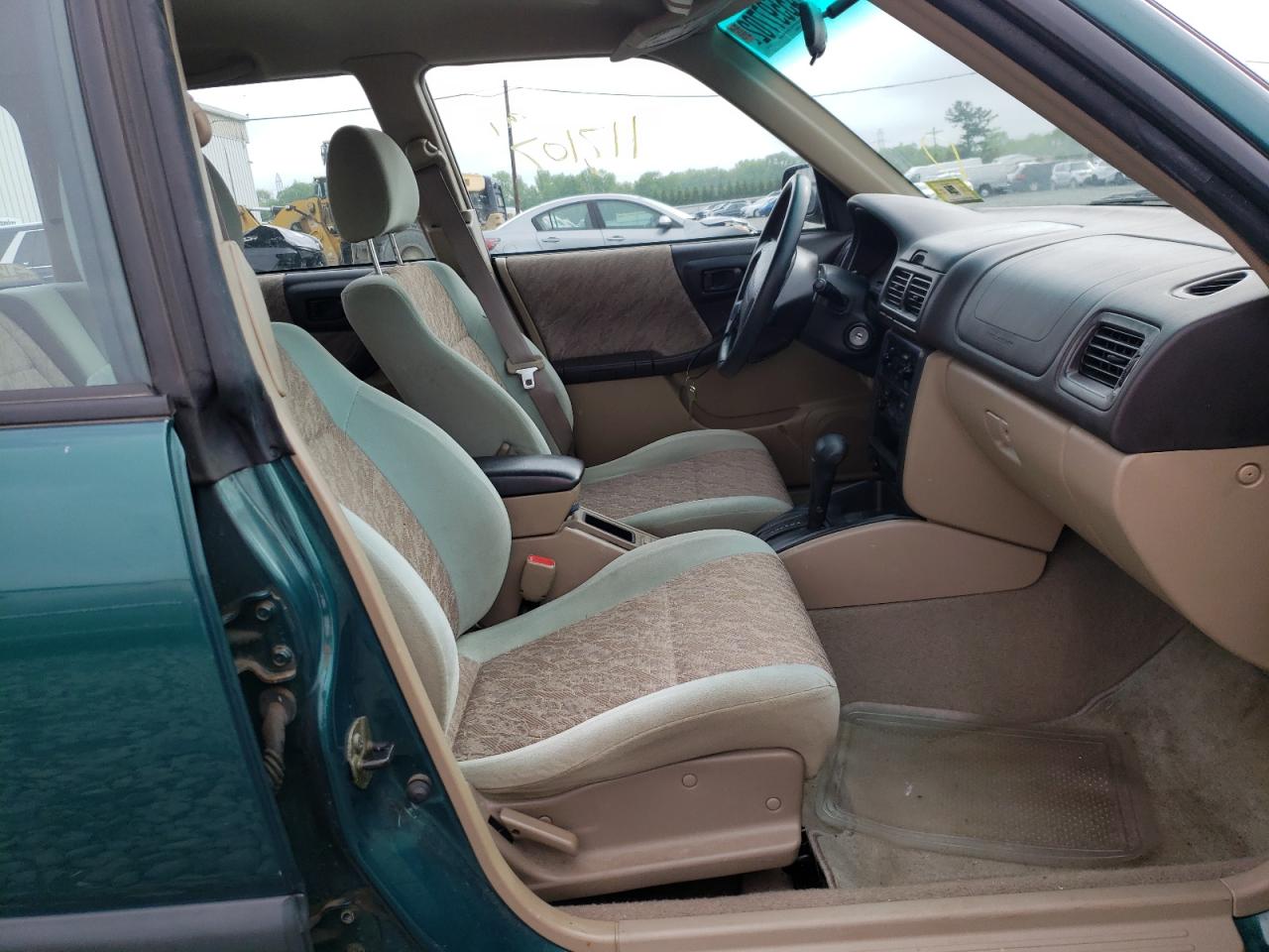 Photo 5 from auction – 1999 SUBARU FORESTER L with VIN JF1SF6359XH749527