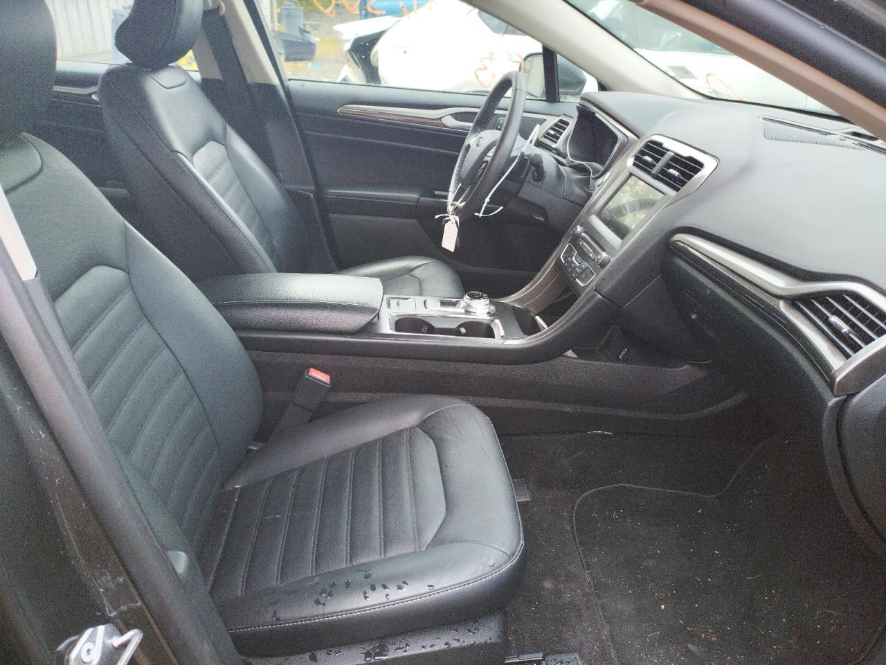 Photo 5 from auction – 2017 FORD FUSION SE with VIN 3FA6P0HD8HR187809