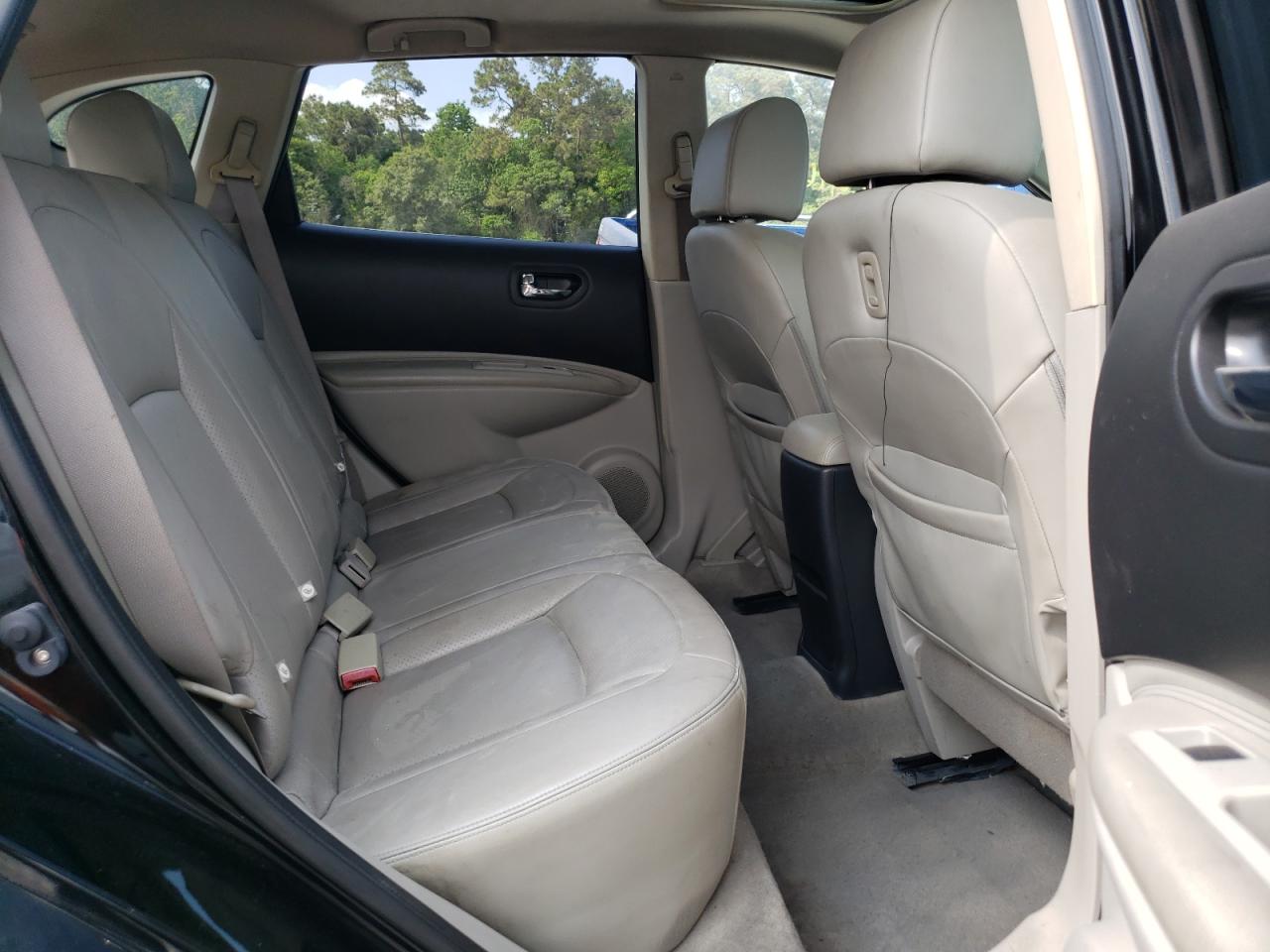 Photo 6 from auction – 2011 NISSAN ROGUE S with VIN JN8AS5MT8BW565360