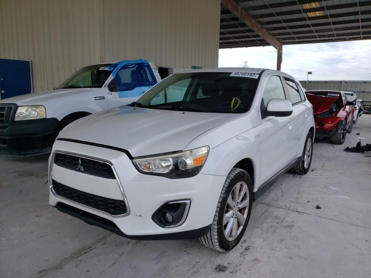 Photo 2 from auction – 2014 MITSUBISHI OUTLANDER with VIN 4A4AP3AU2EE029165