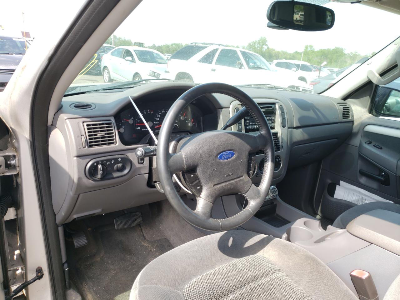 Photo 9 from auction – 2003 FORD EXPLORER X with VIN 1FMZU73K33UB47116
