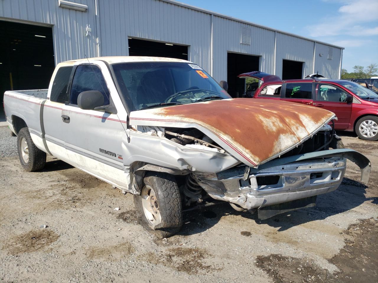 Photo 1 from auction – 1998 DODGE RAM 1500 with VIN 3B7HF12Y2WM262523