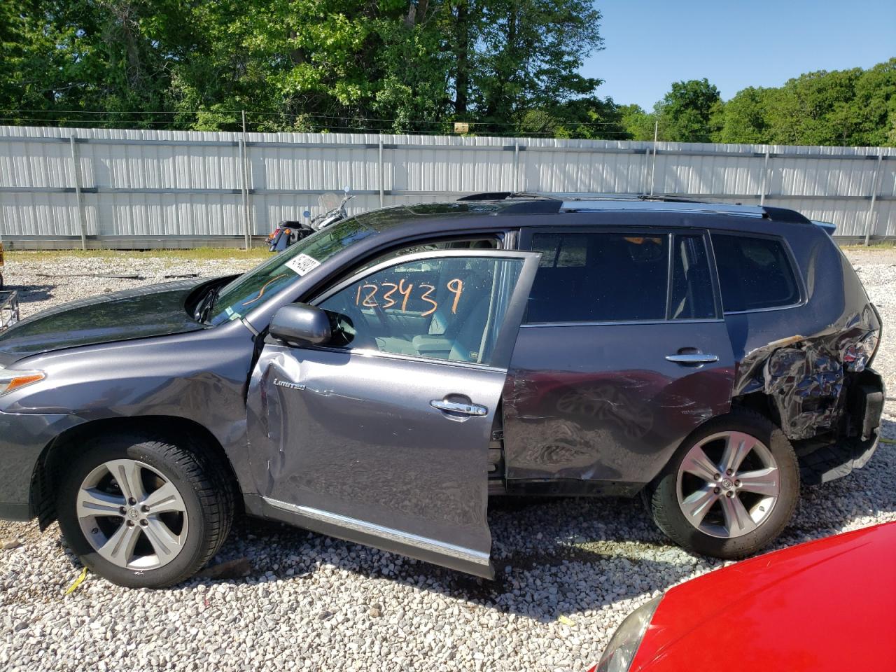 Photo 9 from auction – 2013 TOYOTA HIGHLANDER with VIN 5TDYK3EH9DS104941