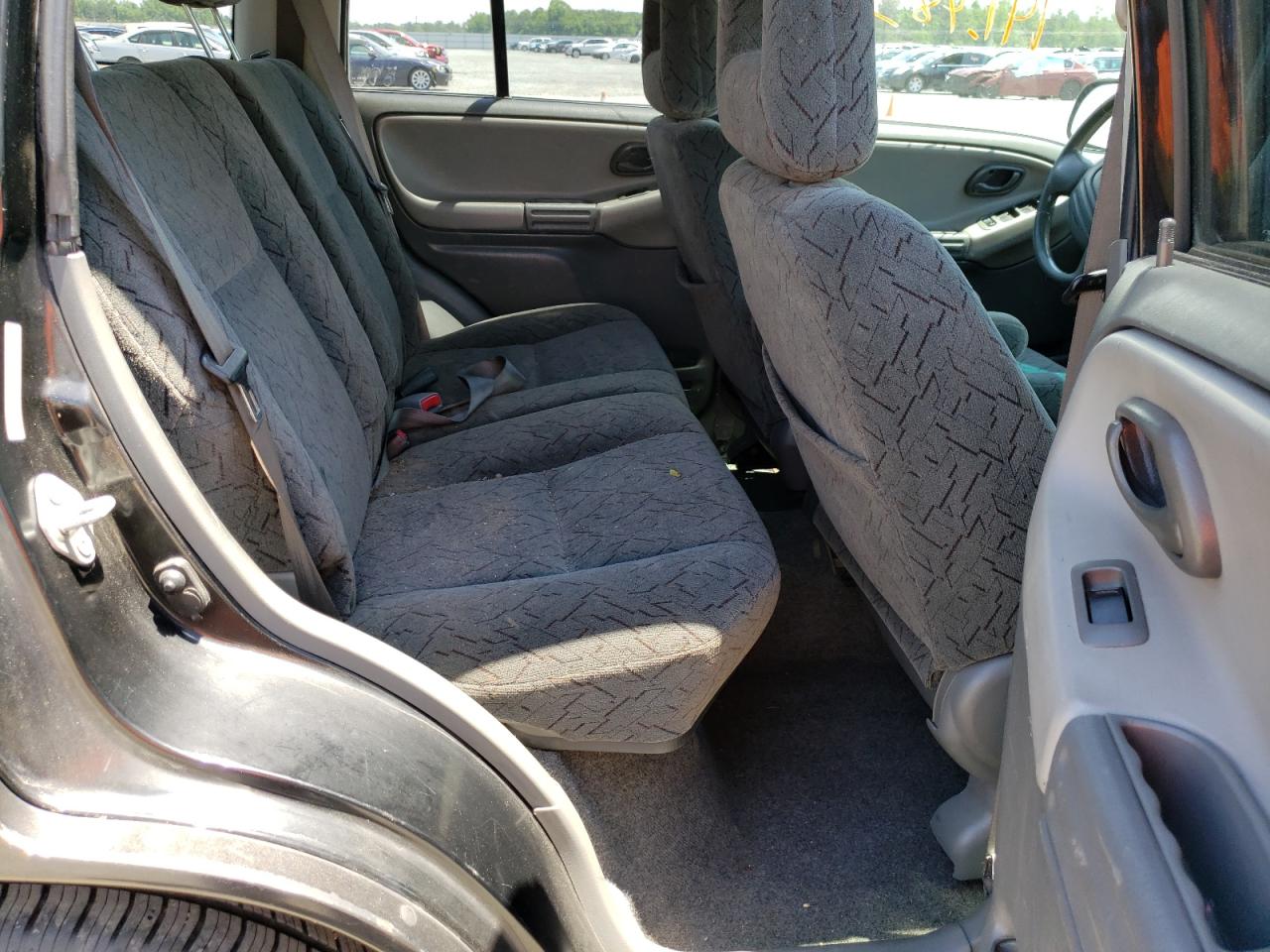 Photo 6 from auction – 2003 CHEVROLET TRACKER with VIN 2CNBJ734536945885