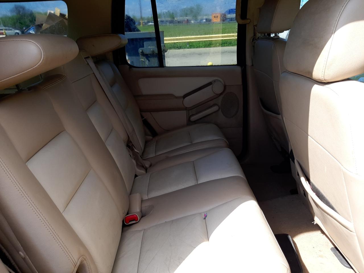 Photo 6 from auction – 2006 FORD EXPLORER E with VIN 1FMEU74E56UB12959