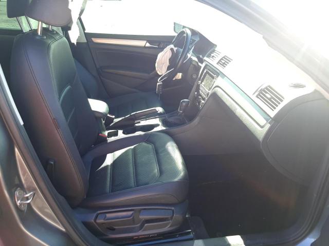 Photo 5 from auction – 2015 VOLKSWAGEN PASSAT S with VIN 1VWAT7A33FC042499