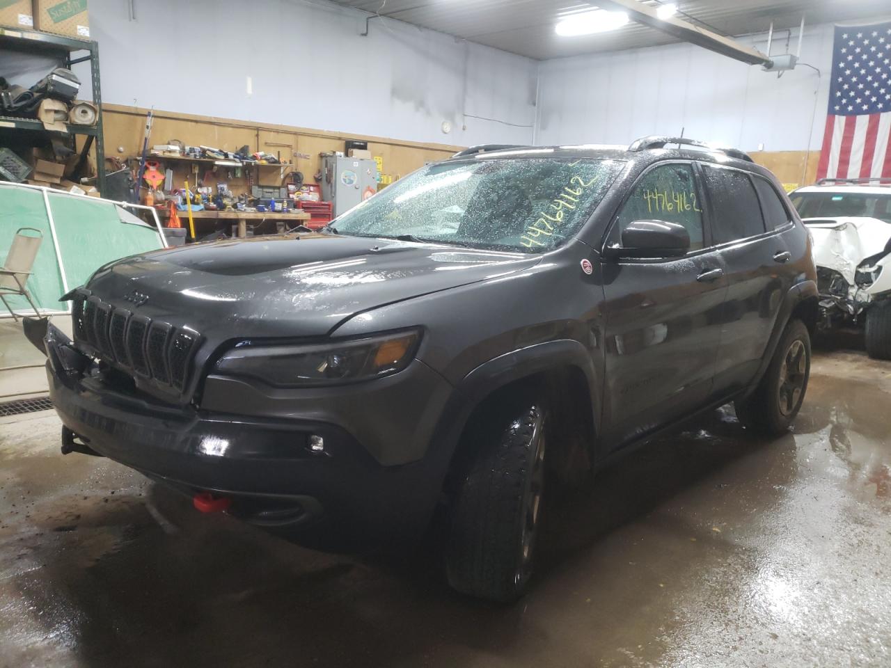 Photo 2 from auction – 2019 JEEP CHEROKEE T with VIN 1C4PJMBX4KD105374