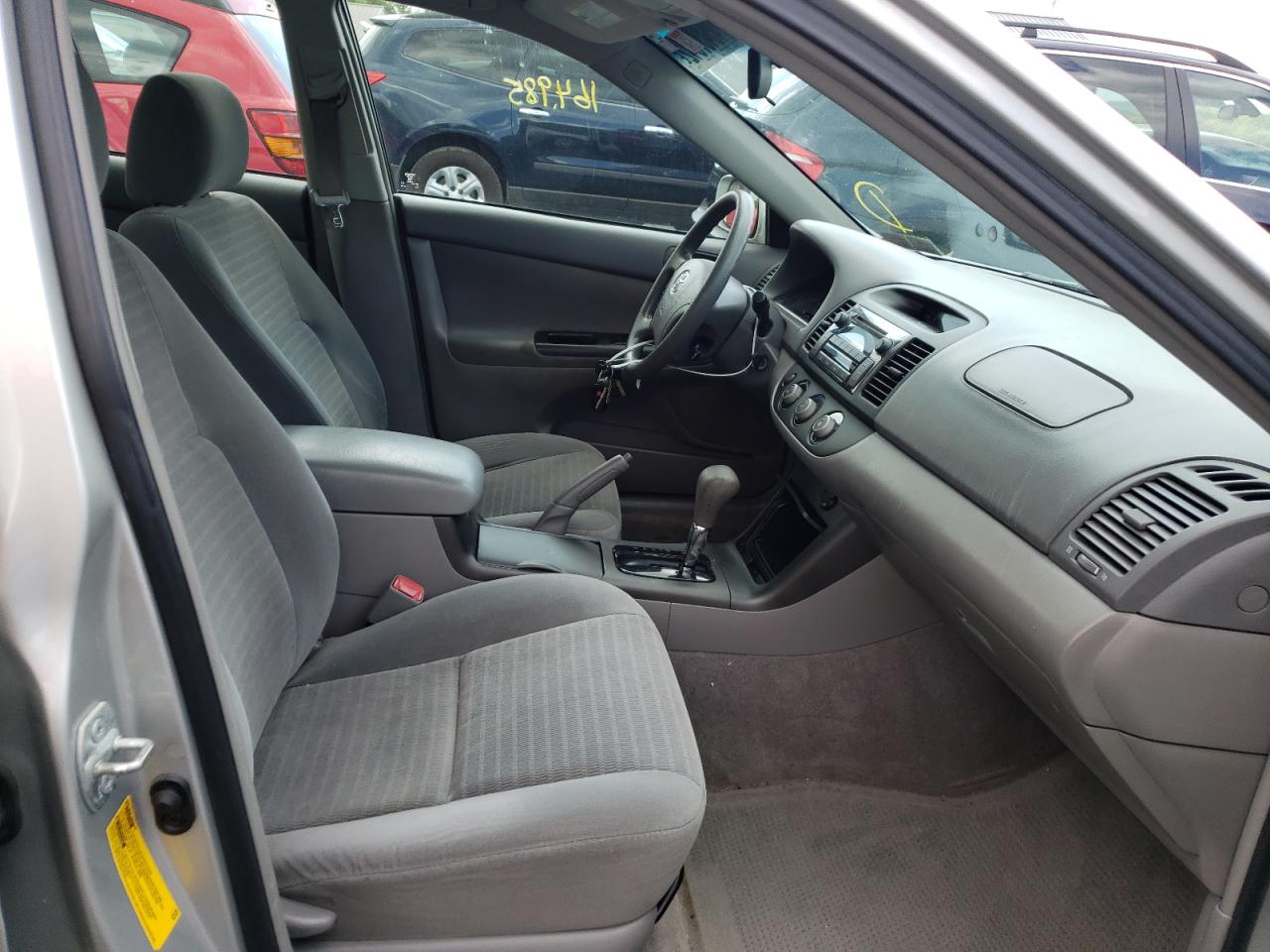 Photo 5 from auction – 2005 TOYOTA CAMRY LE with VIN 4T1BE30K55U039742