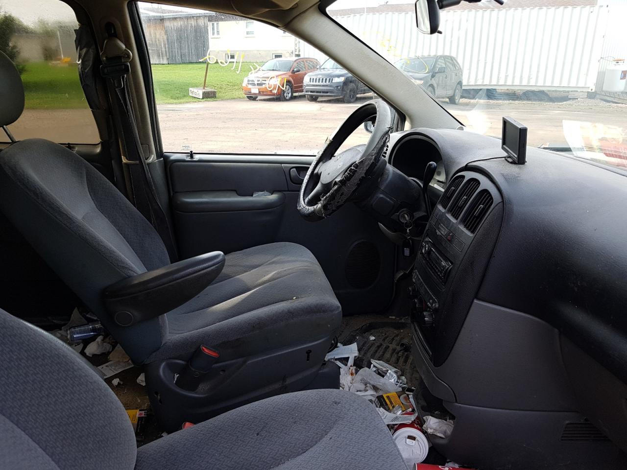 Photo 5 from auction – 2005 DODGE CARAVAN SE with VIN 1D4GP25R45B384988
