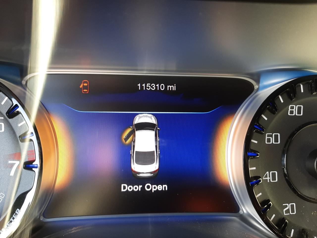Photo 8 from auction – 2015 CHRYSLER 200 S with VIN 1C3CCCBG7FN518414