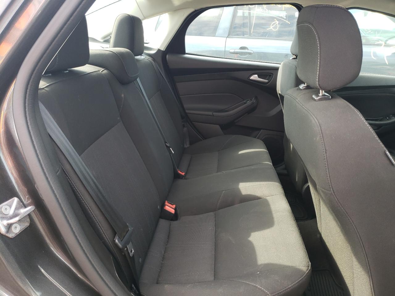 Photo 6 from auction – 2018 FORD FOCUS SE with VIN 1FADP3F27JL264717