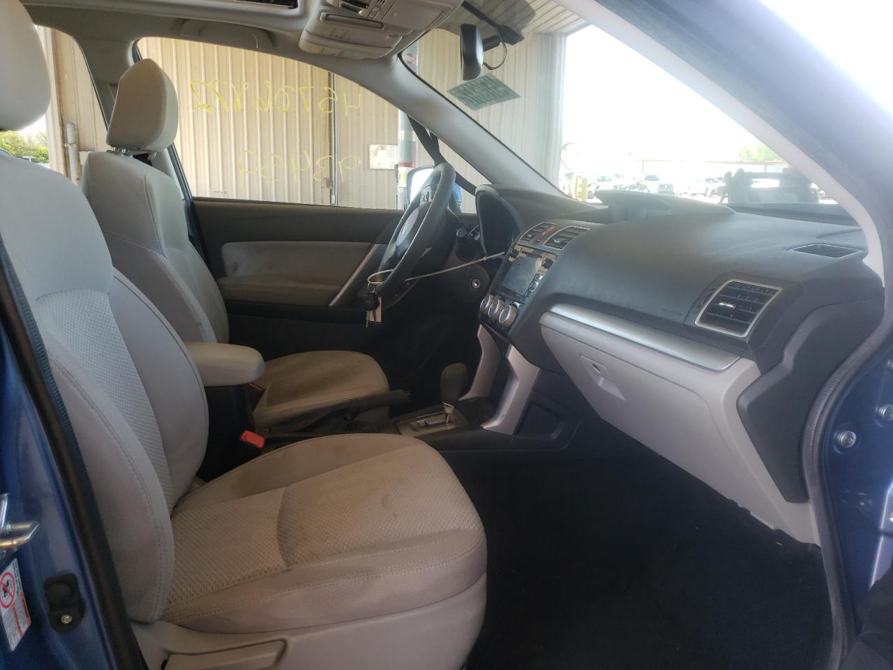Photo 5 from auction – 2016 SUBARU FORESTER 2 with VIN JF2SJADC2GH517930