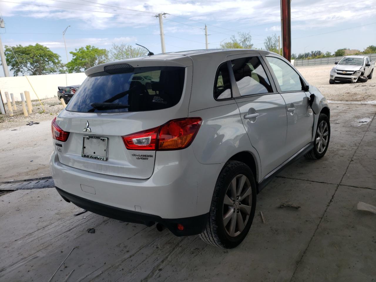 Photo 4 from auction – 2014 MITSUBISHI OUTLANDER with VIN 4A4AP3AU2EE029165