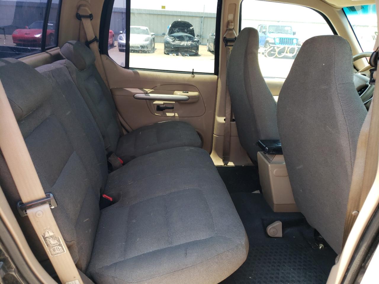 Photo 6 from auction – 2002 FORD EXPLORER S with VIN 1FMZU67E42UB85757