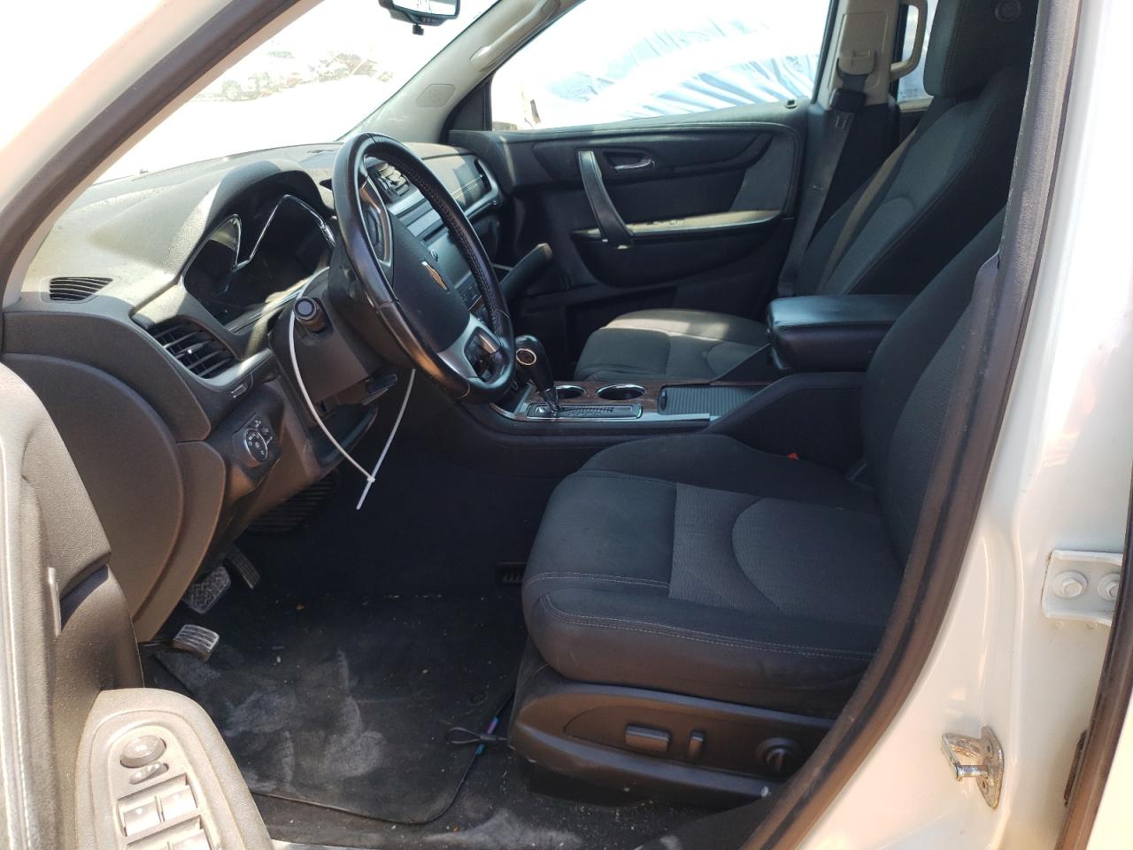 Photo 5 from auction – 2014 CHEVROLET TRAVERSE L with VIN 1GNKRGKDXEJ347593