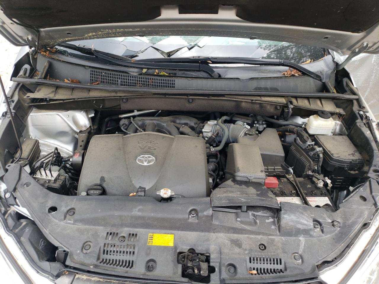 Photo 7 from auction – 2018 TOYOTA HIGHLANDER with VIN 5TDKZRFH4JS269729