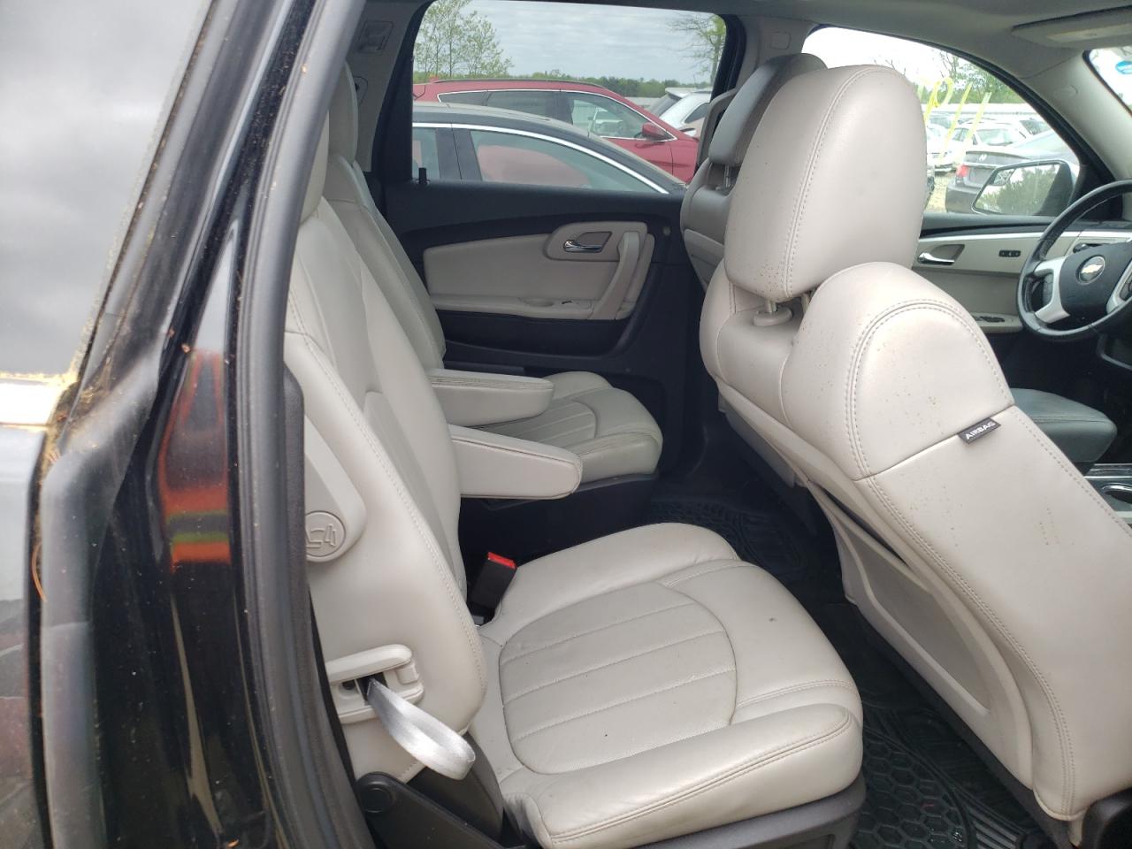 Photo 6 from auction – 2011 CHEVROLET TRAVERSE L with VIN 1GNKVLEDXBJ313892