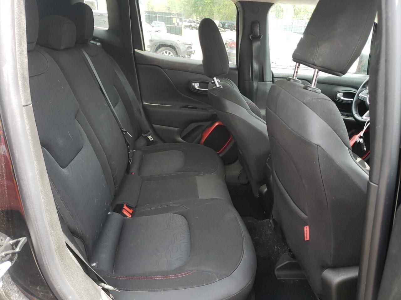 Photo 6 from auction – 2017 JEEP RENEGADE T with VIN ZACCJBCB9HPE98353