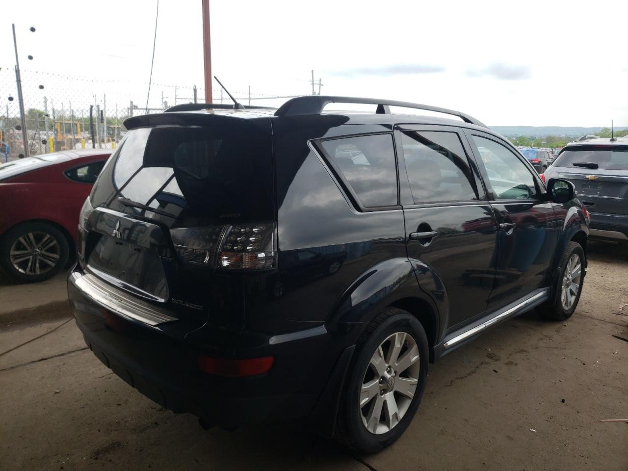 Photo 4 from auction – 2010 MITSUBISHI OUTLANDER with VIN JA4AT3AW7AZ012752