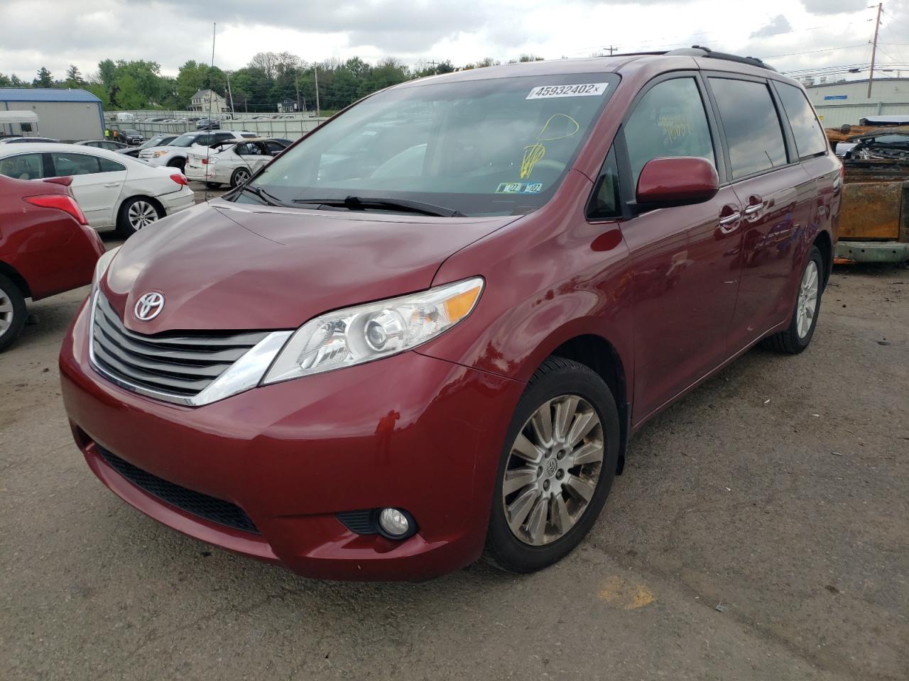 Photo 9 from auction – 2014 TOYOTA SIENNA XLE with VIN 5TDDK3DC2ES078155