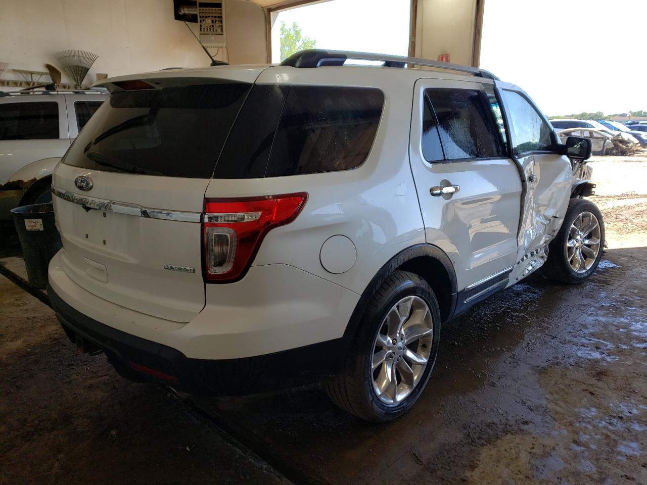 Photo 4 from auction – 2013 FORD EXPLORER L with VIN 1FM5K8F8XDGA21037