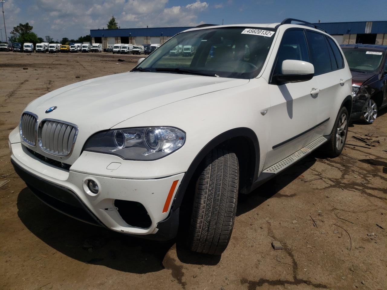 Photo 2 from auction – 2012 BMW X5 XDRIVE3 with VIN 5UXZV4C53CL986021