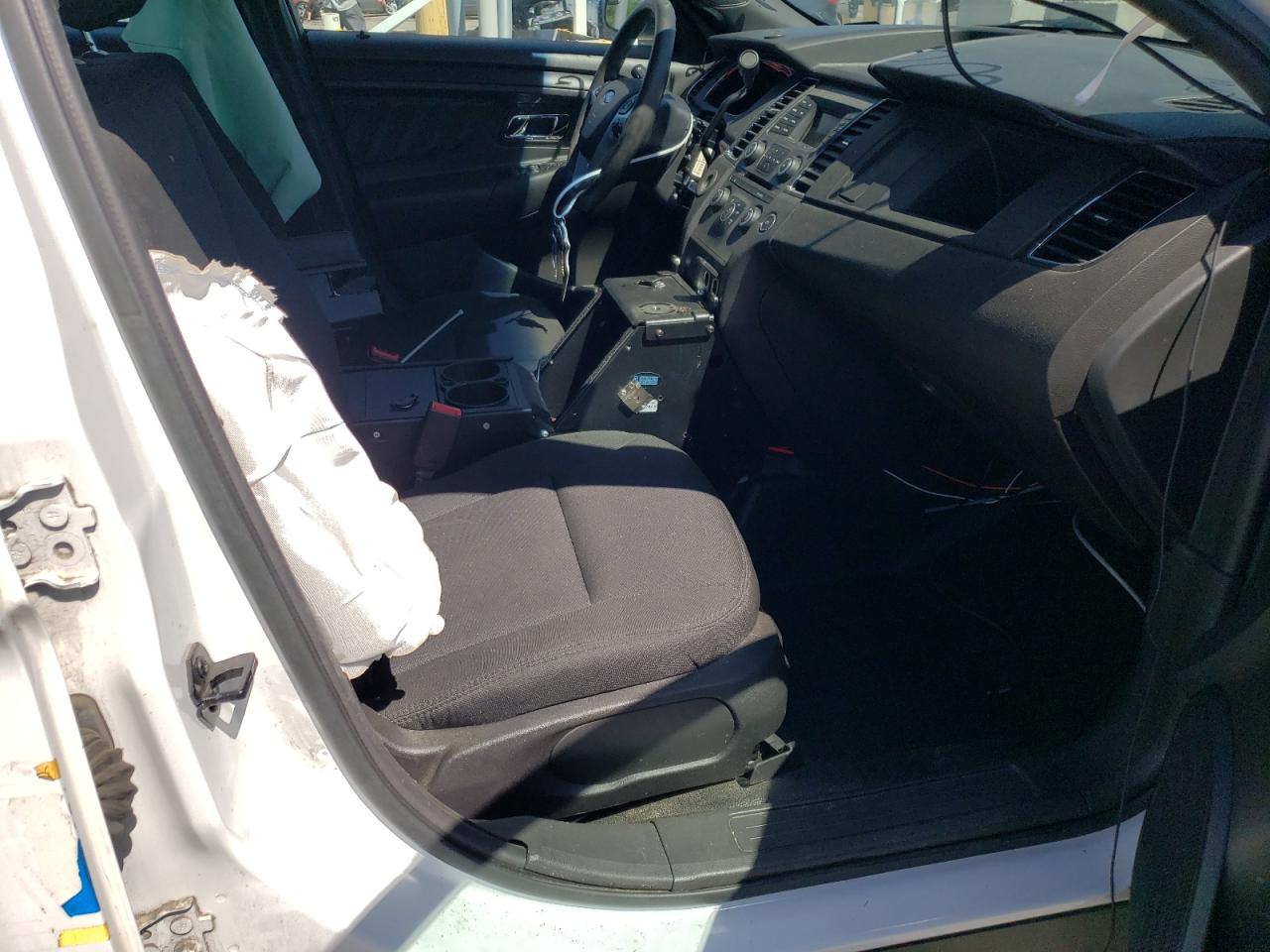 Photo 5 from auction – 2017 FORD TAURUS POL with VIN 1FAHP2L80HG123804
