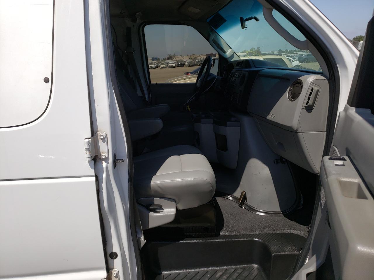 Photo 5 from auction – 2011 FORD ECONOLINE with VIN 1FTNE1EW4BDA09337